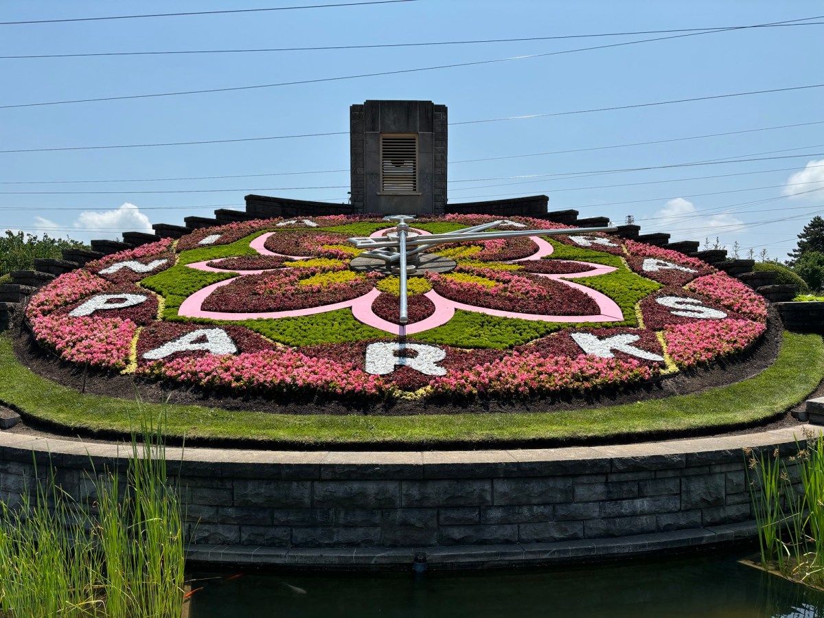 Floral Clock and the 5&nbsp;Rs